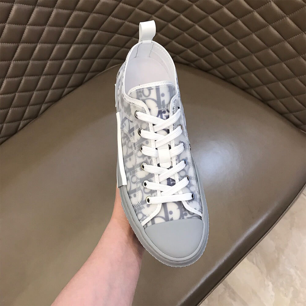 B23 LOW-TOP SNEAKER